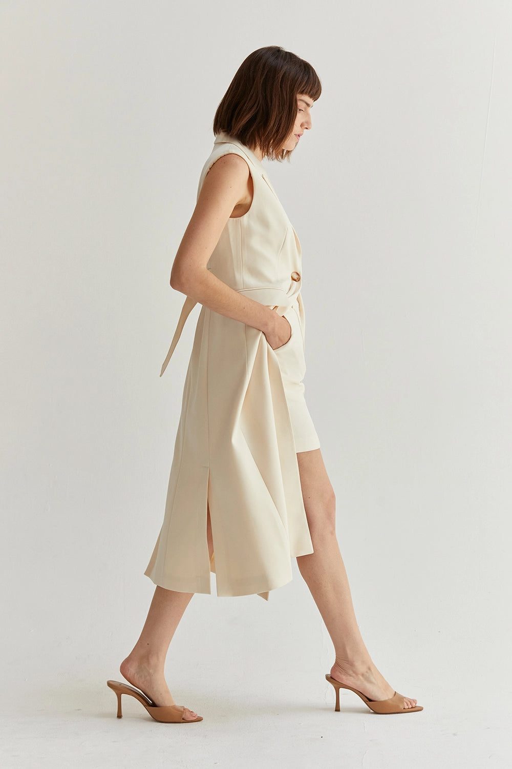 Crescent - Sleeveless along Blazer