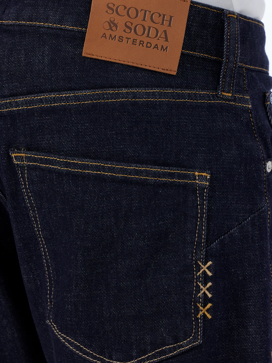 SCOTCH & SODA - The Zee Straight Fit Jeans in Stay Dark Navy