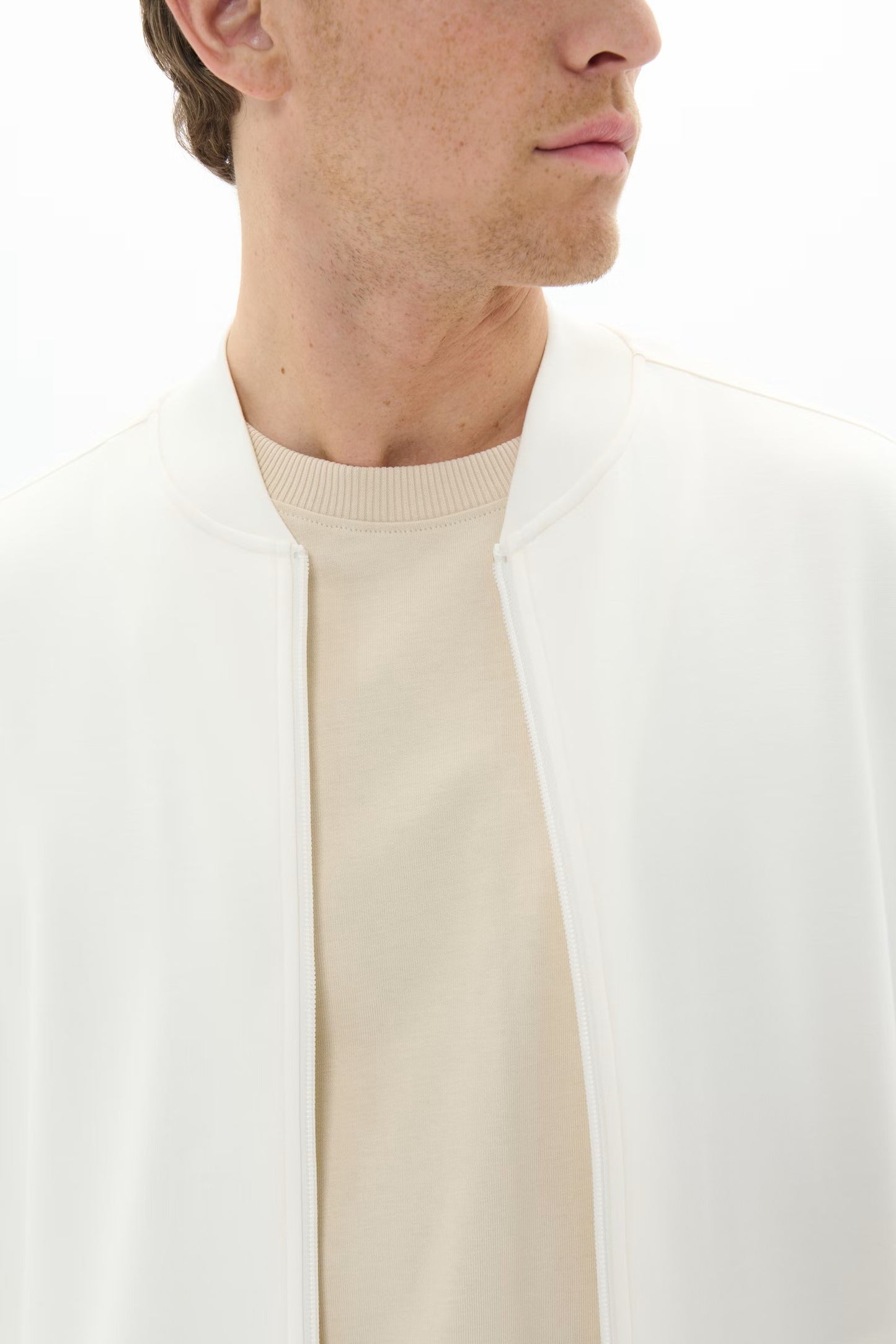 MATINIQUE - Callum Zipper in Off White