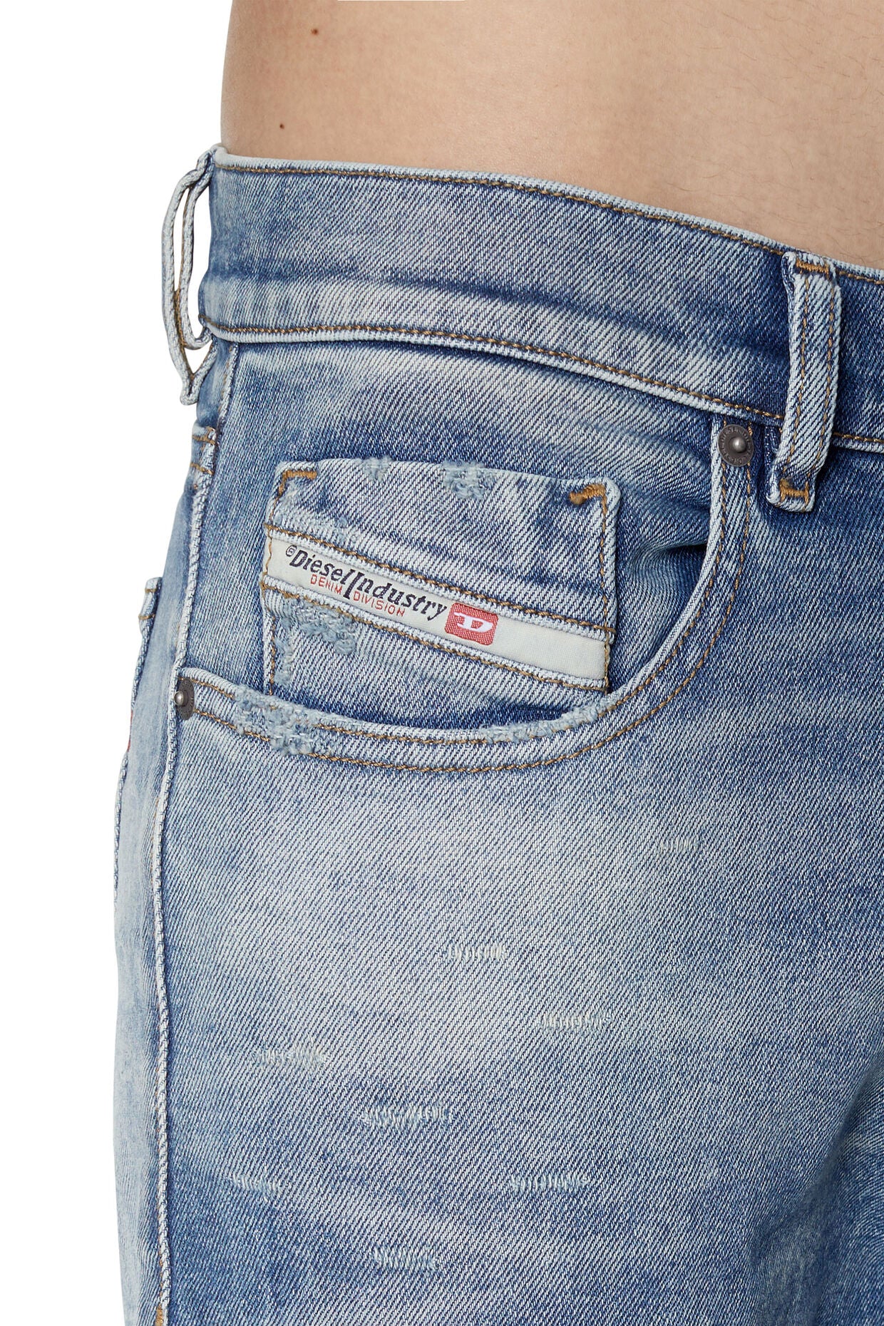 DIESEL - 2019 D-Strukt 009MW