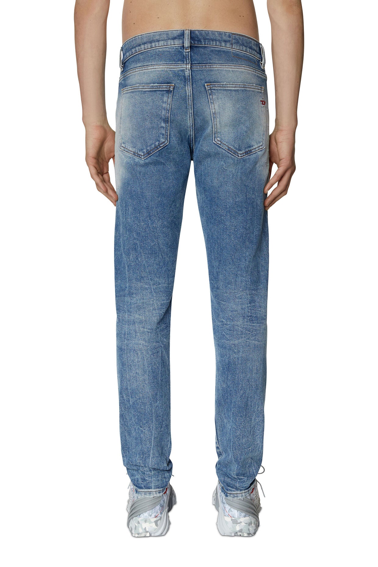DIESEL - 2019 D-Strukt 009MW