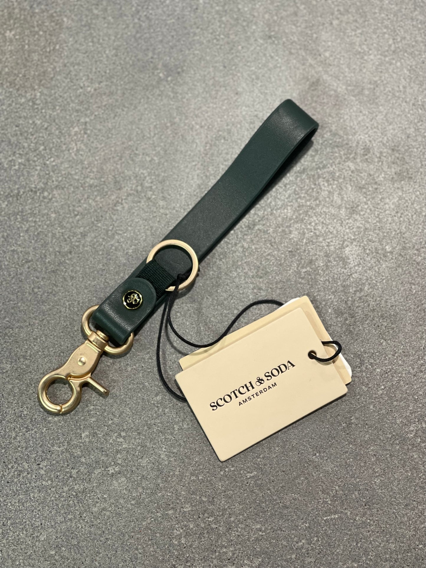 SCOTCH & SODA - Leather keychain