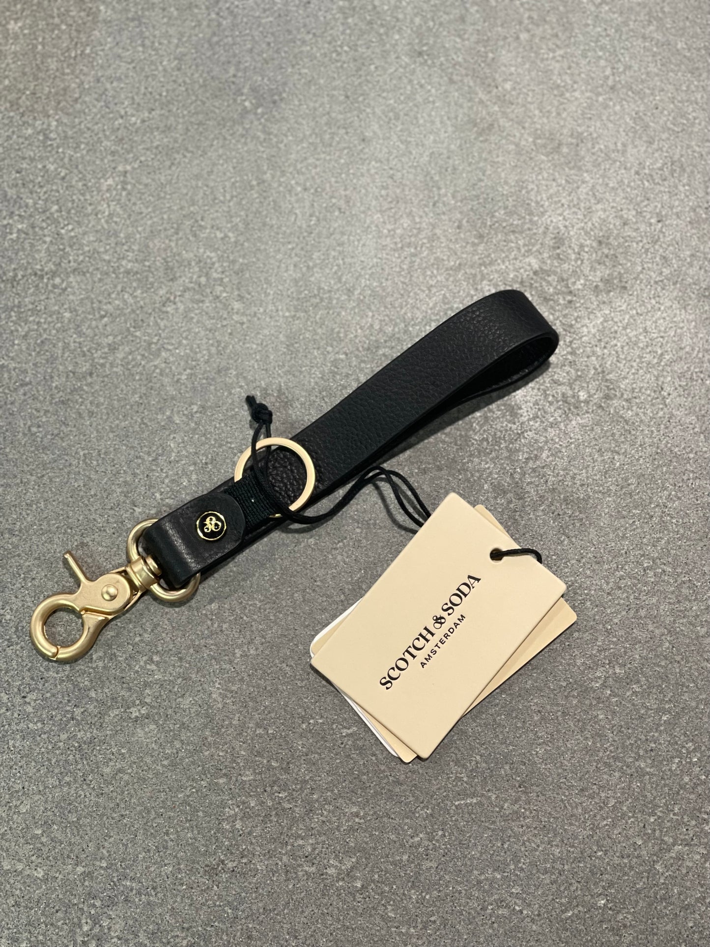 SCOTCH & SODA - Leather keychain