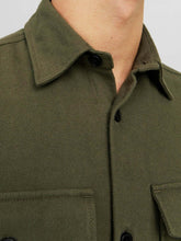 Load image into Gallery viewer, JACK &amp; JONES - Roy Solid Overshirt
