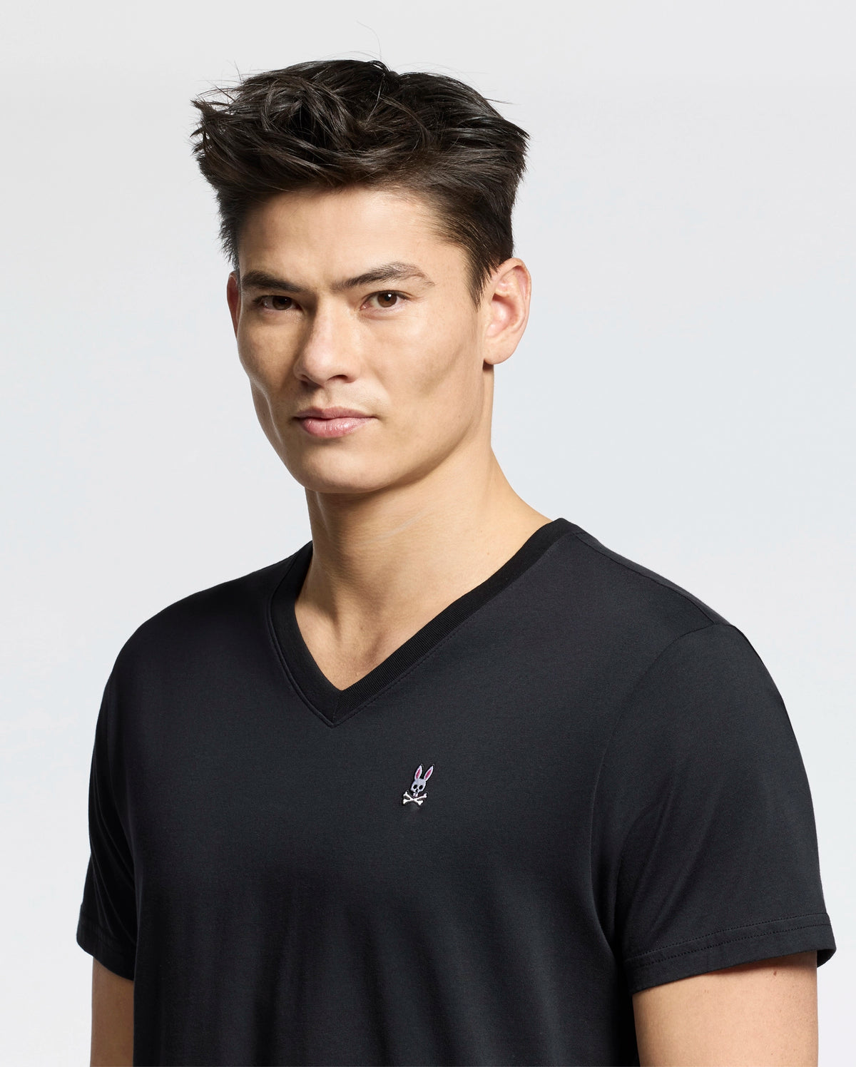 PSYCHO BUNNY - Classic V Neck Tee in Black