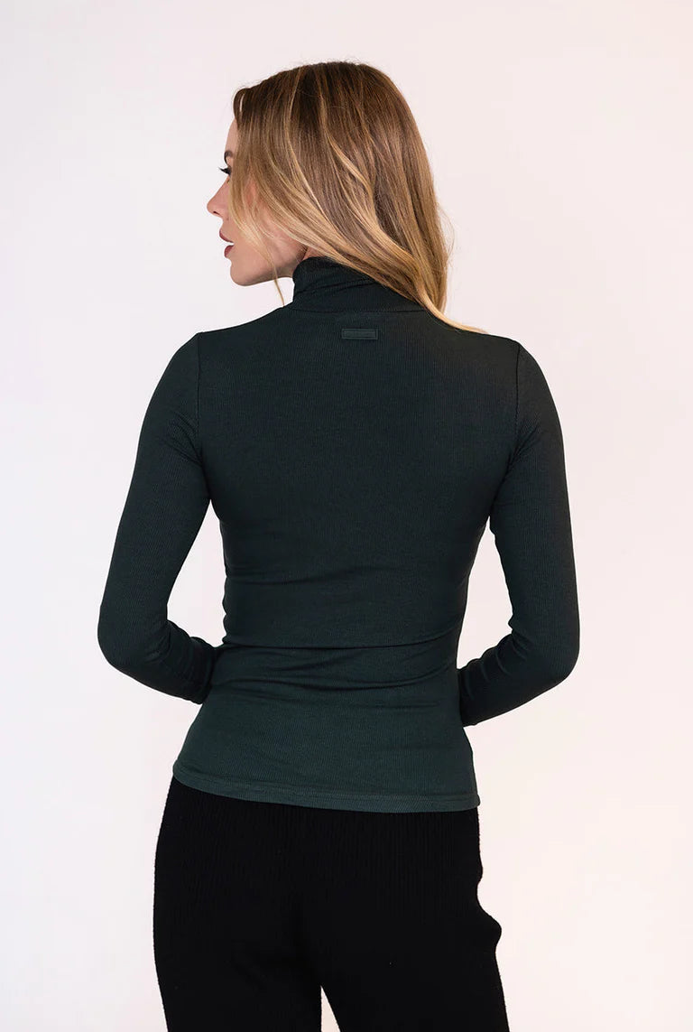 Apres Actif- Ribbed Turtleneck
