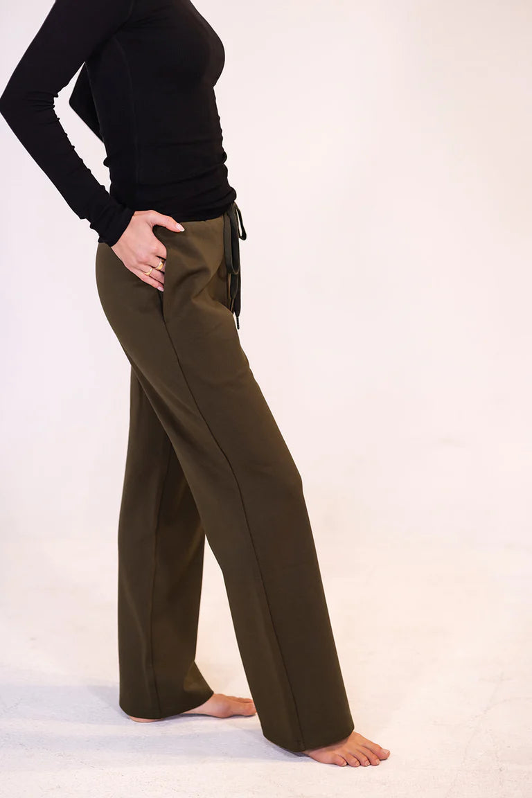 Apres Actif - Wide Leg Joggers (Pine)