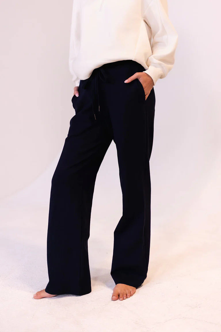 Apres Actif - Wide Leg Joggers (Black)