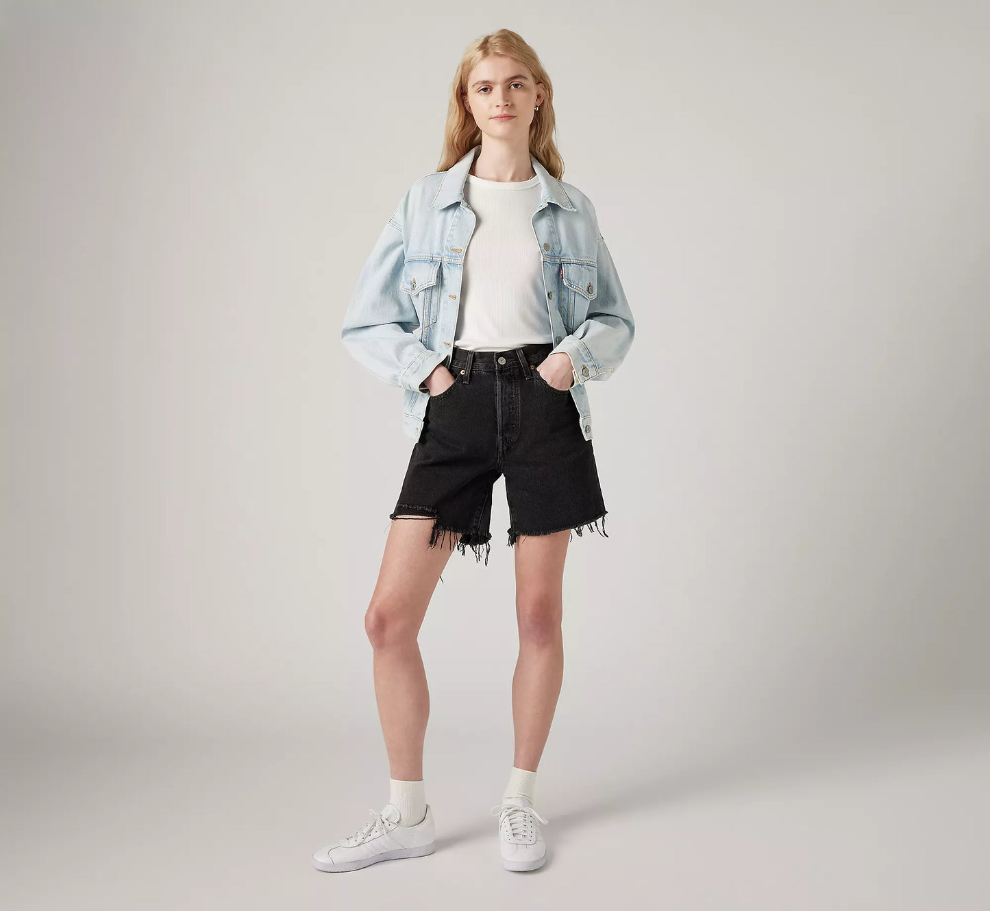 Levis - Mid Thigh Women’s Short