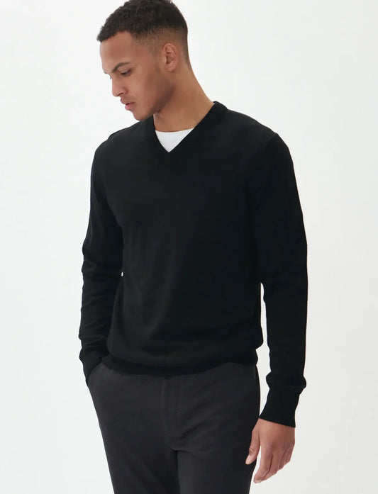 MATINIQUE - Viggo Knit V-Neck in Black