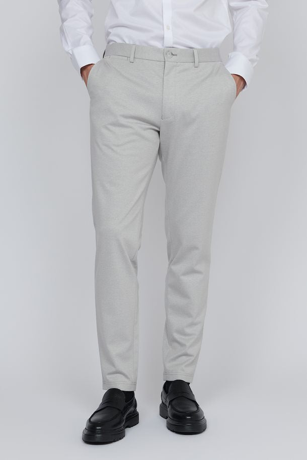MATINIQUE - Liam Pant in Ghost Gray