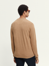 Load image into Gallery viewer, SCOTCH &amp; SODA - Classic Crewneck Sweater in Camel Melangeu
