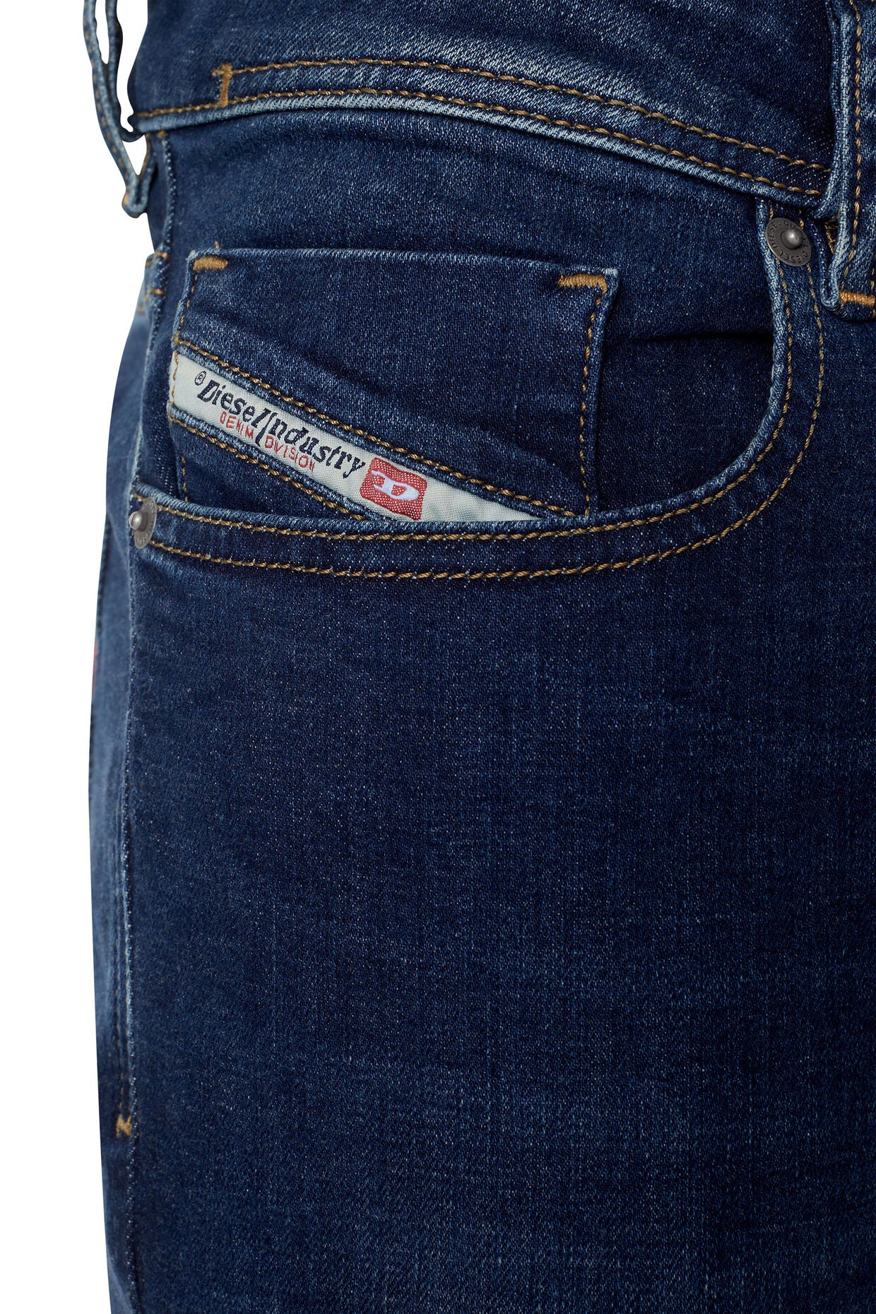 DIESEL - 1979 Sleenker 09D43 Skinny Jeans