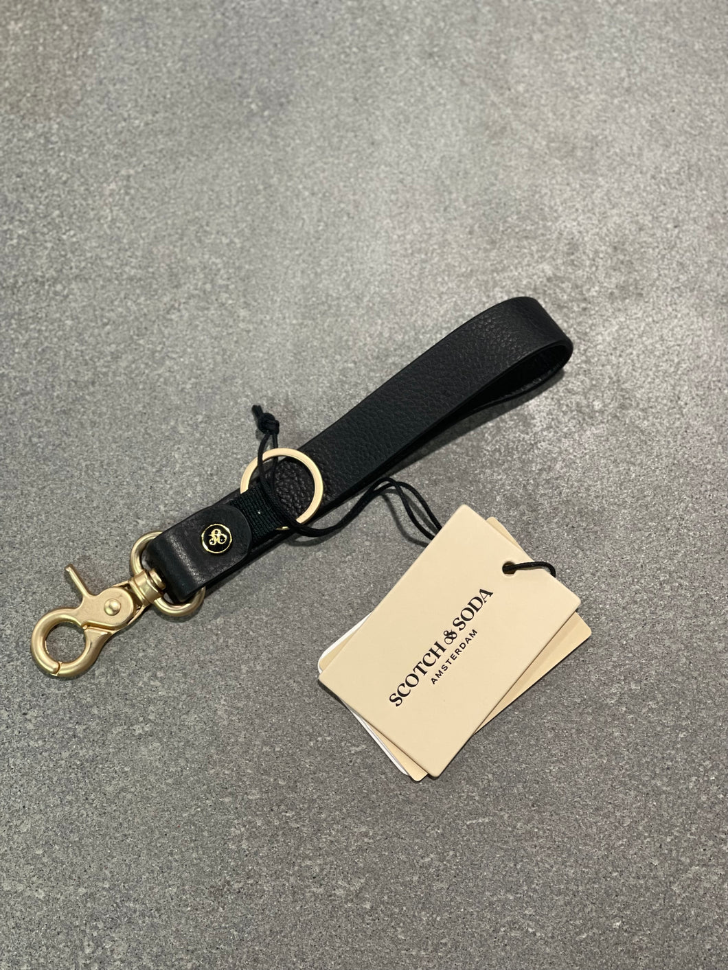 SCOTCH & SODA - Leather keychain